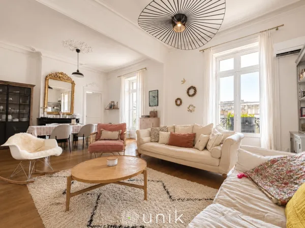 CLEMENCEAU / Majestueux Haussmannien 5 pièces 170m² / Climatisat