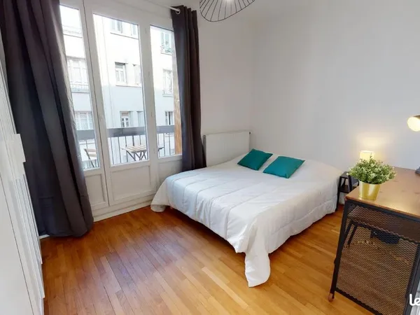 Chambre 6 pièces 97 m²