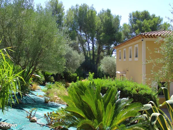 Villa 172 m² vue mer 3300m² + piscine