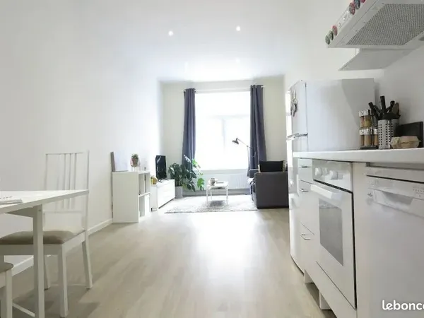 Appartement meublé deux pièces bien aéré