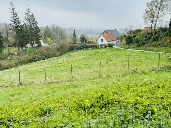 Terrain 1750 m²