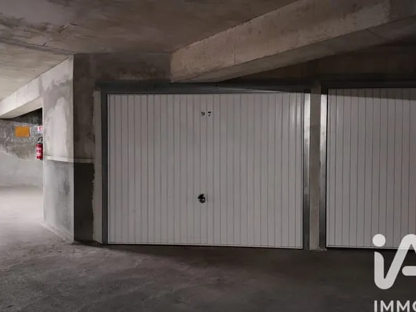 Parking 13 m²