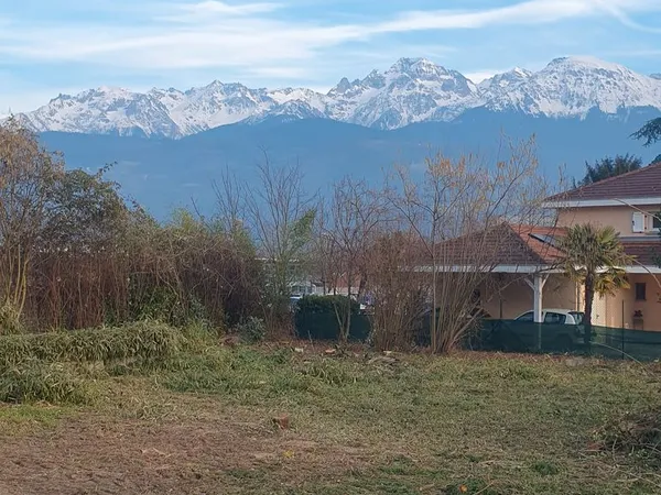 Terrain 1000m² à Montbonnot limite Meylan