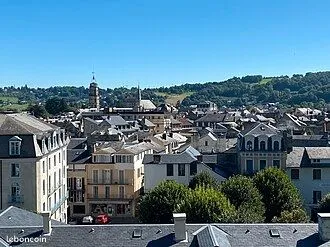 IMMEUBLE: Local libre (160m2) + 4 appartements déjà loués + grande cave + Appt de 80m2 à créer
