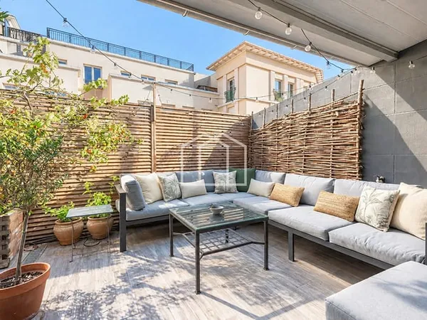 Charmante maison de ville avec terrasse