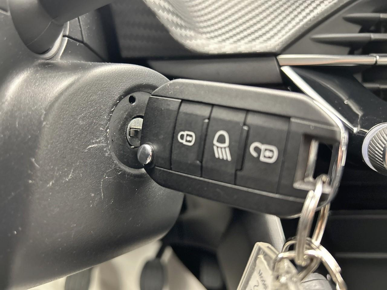 Peugeot 208 100 s&s bvm6 style — photo 20