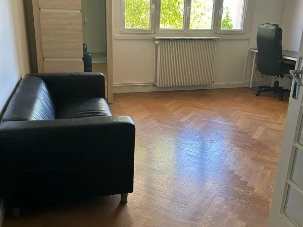 Grand T1 à vendre à BRON