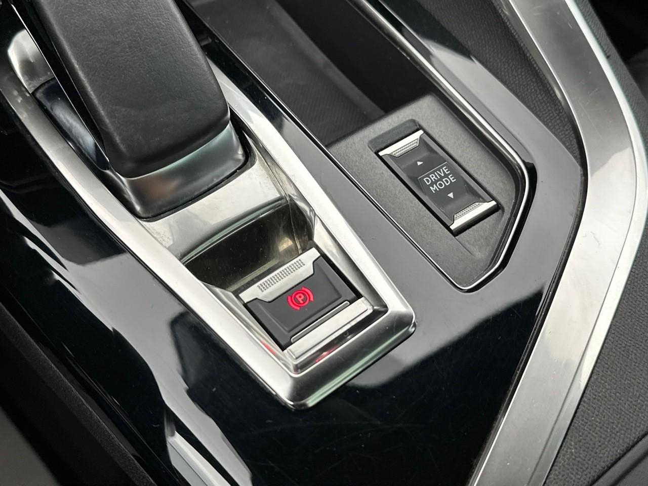 Peugeot 3008 hybrid 225 e-eat8 gt pack — photo 33