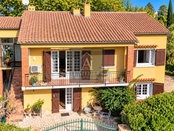 MAISON DE 150 M2 AVEC DEUX LOGEMENTS INDÉPENDANTS, GARAGE ET
