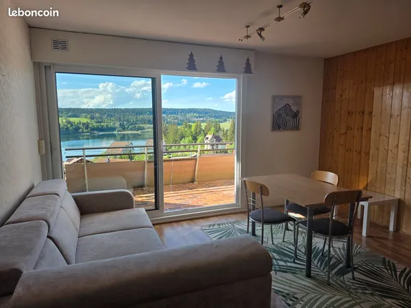 Malbuisson loue studio balcon vue lac