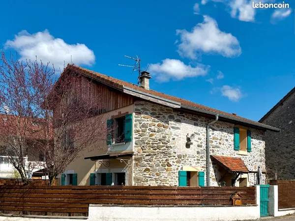 Maison en pierre rénovée - 110 m² + combles - 3 chambres - Garage - 20 min de Genève