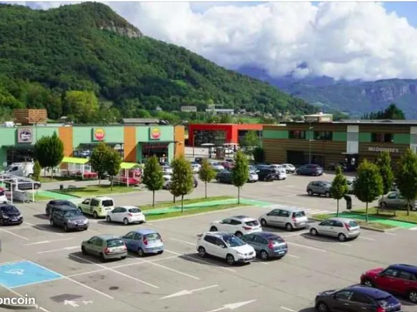 Local commercial Voiron