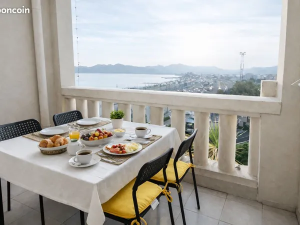 Appartement vue mer(étudiant-e) - Balcon - Plage à 2min - Clim