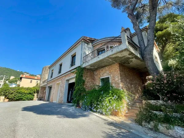 Beausoleil - Maison / Immeuble avec vue mer panoramique et fort potentiel de développement aux porte