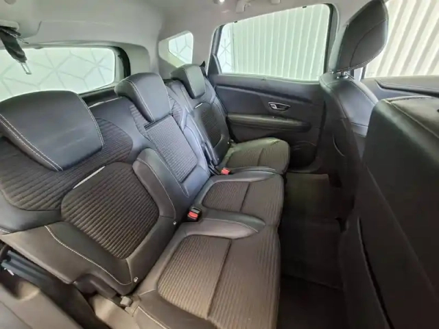 Renault Scenic blue dci 120 edc — photo 27