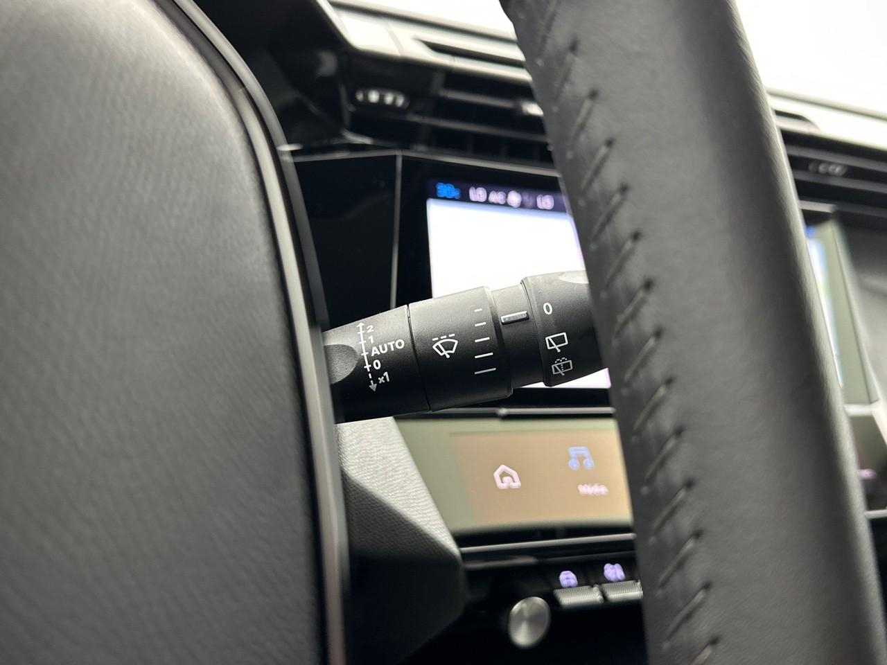 Peugeot 308 hybrid 145 e-dcs6 allure — photo 21