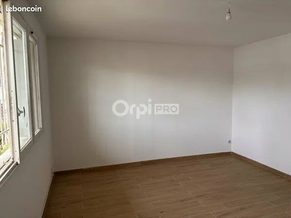 Bureau 57 m²