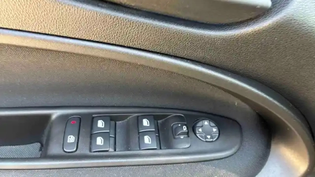 Fiat 600 t-gen 3 1.2 hybrid 110ch edct6 — photo 11