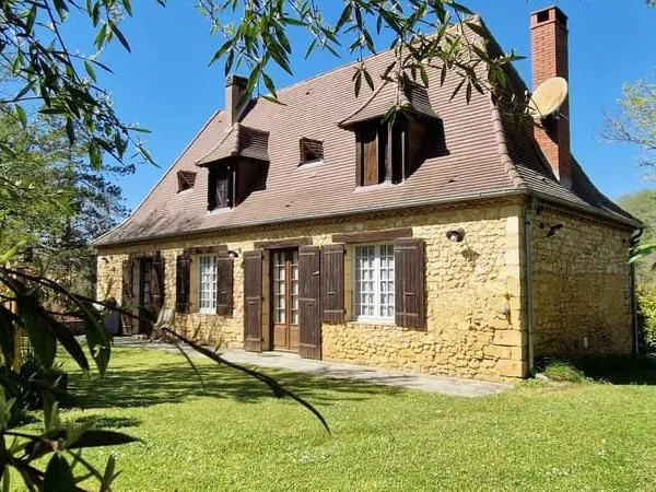 Propriété de charme 3 maisons sur 2 ha, sans vis-à-vis, piscin