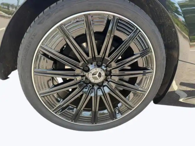 Mercedes Cle 220 d amg line — photo 9