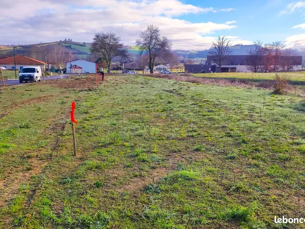 Terrain constructible viabilisé 601 m² Plein Sud ☀️ - Libre constructeur (Lézat-sur-Lèze)