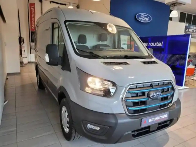 Ford Transit 2t fg pe 350 l2h2 135 kw batterie 75/68 kwh trend business — photo 3