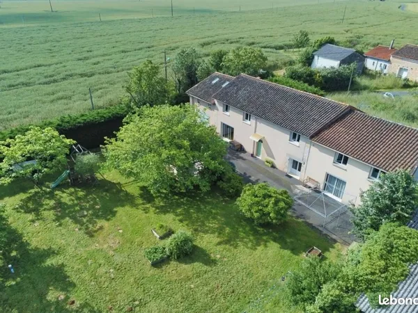 Maison d'habitation + logement annexe
