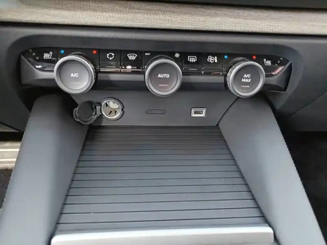 Citroën C5 x hybride rechargeable 225 s&amp;s e-eat8 — photo 36