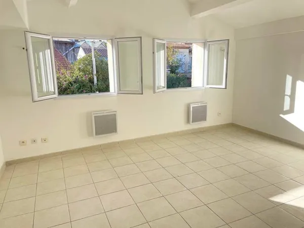 Studio 1 pièce 25 m²