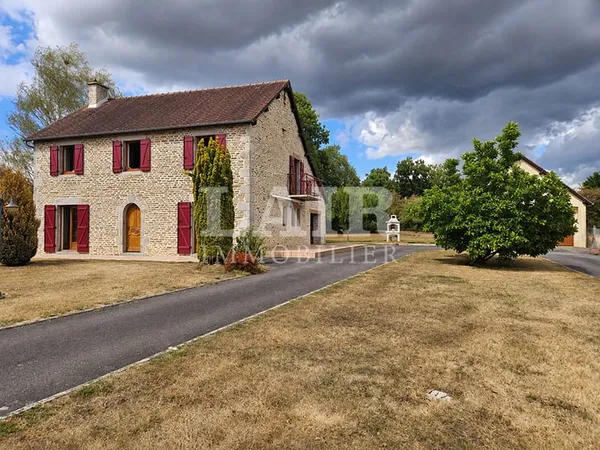 A vendre maison de caractère, parfaitement entretenue, avec vie de plain-pied - P15632