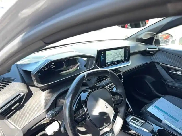 Peugeot 208 electrique 50 kwh 136ch — photo 12
