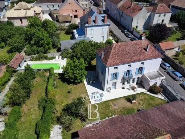 Belle Maison de Maître avec logement en Annexe