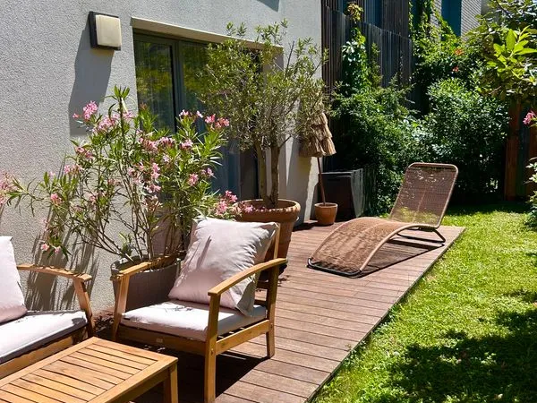 Apparemment T4 avec jardin/terrasse