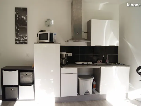 Superbe T2 Meublé de 36 m² - Vue Dégagée Lot & Hyper-Centre - Idéal Investissement ou Pied-à-terre