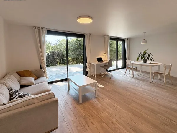 Location appartement type T2 meublé 43 m² en rez-de-jardin (fraîchement rénové) - Quartier Carcouët 