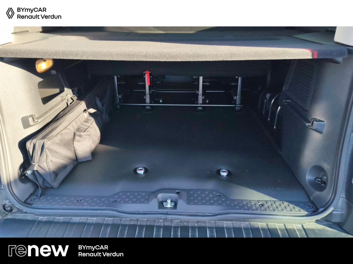 Renault Trafic Blue dCi 170 auto — photo 13