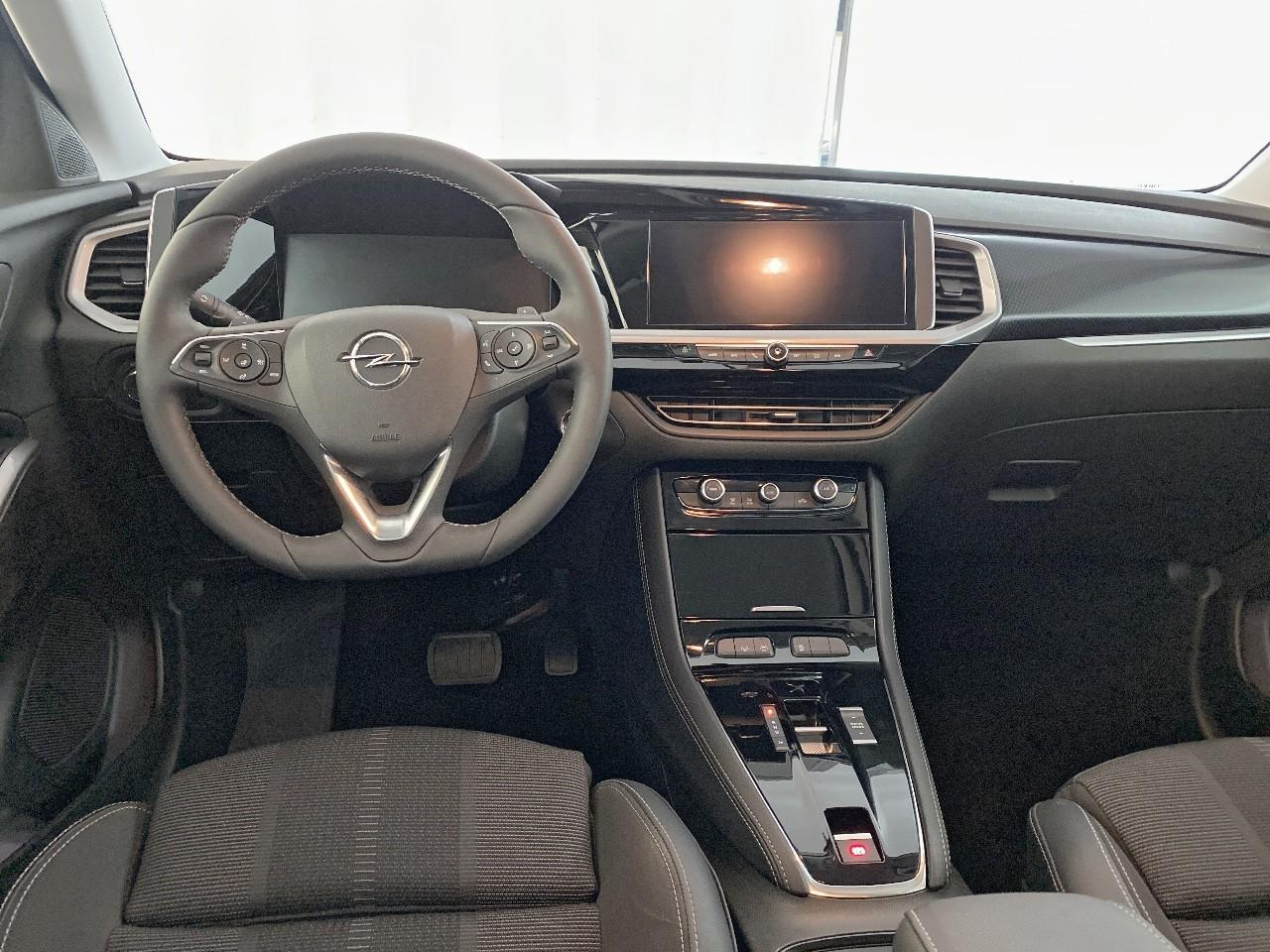 Opel Grandland 1.2 turbo 130 ch bva8 gs light — photo 8