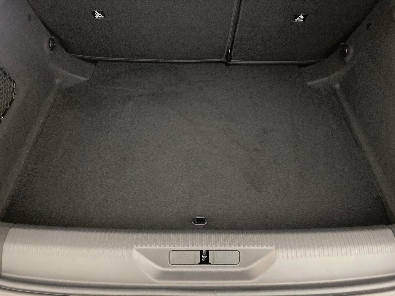 Peugeot 308 hybrid 145 e-dcs6 allure — photo 6