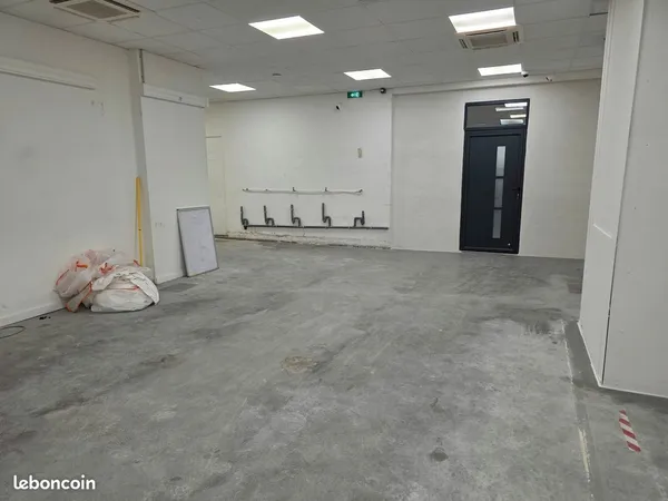 Local commercial 72 à 90 m² - Marseille centre secteur Vieux-Port / Estienne-d'Orves