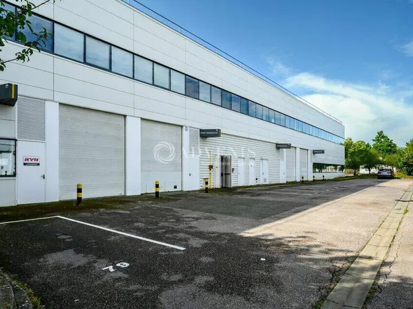 Local d'activité 125 m²