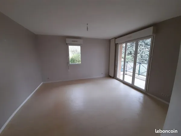 Appartement 2 pièces 52m² - Etage 2