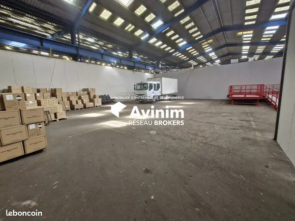 Local 450 m² Mitry-Mory