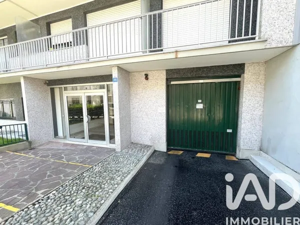 Parking 12 m²