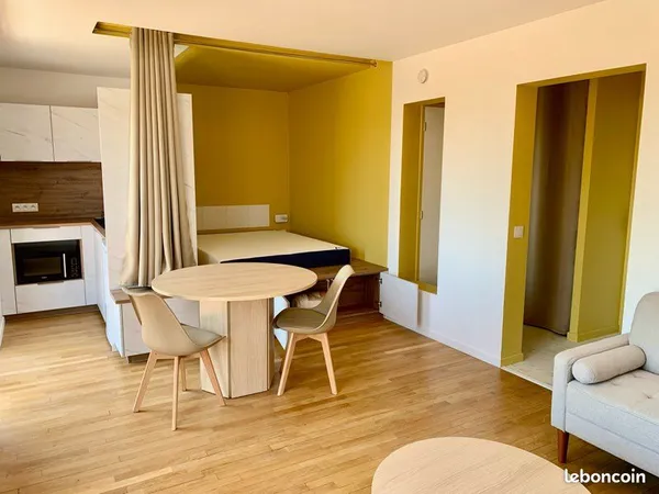 LOGEMENT D'ARCHITECTE TOUT COMPRIS (mobilier, électricité, chauﬀage, eau)