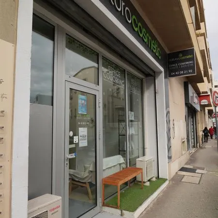 Bureau et espace de travail Location Aubagne  12m² 180€