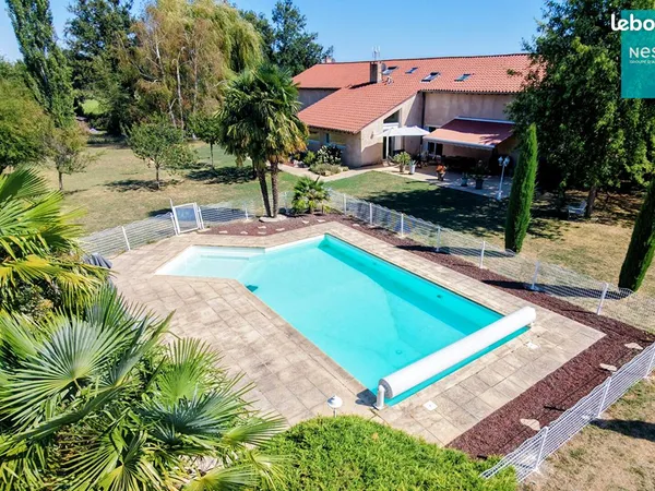 Maison 13 pièces 225 m²