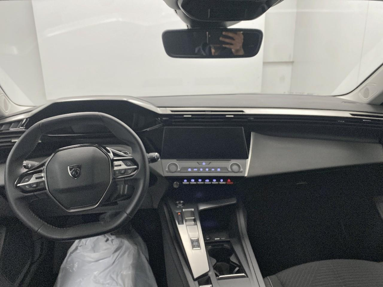 Peugeot 308 phev 180 e-eat8 active pack — photo 8