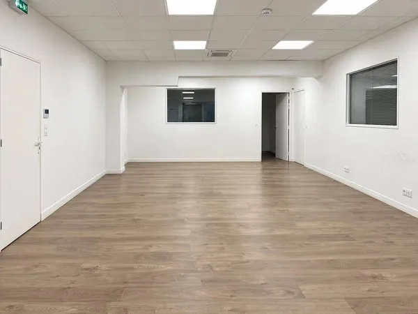 Bureaux 60 m²