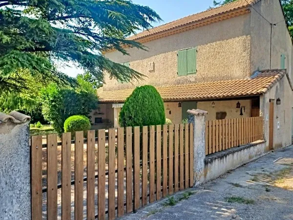 Maison traditionnelle 176 m² - 5 chambres - Grand terrain clos - DPE C