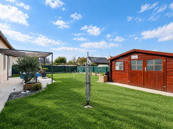 MAISON À VENDRE À LOUVIGNÉ-DE-BAIS / PLAIN-PIED / 3 CHAMBRES / 2023 / GARAGE
